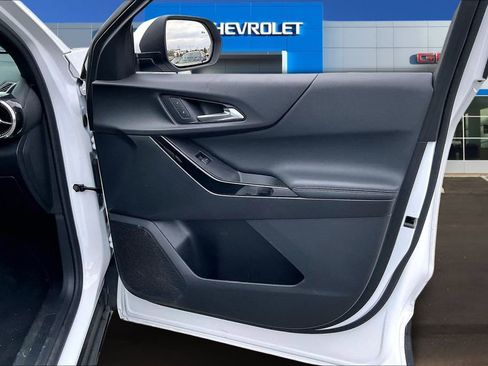 Used 2025 Chevrolet Equinox LT image 27