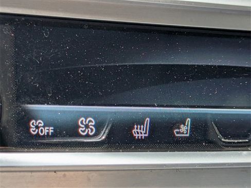 Used 2022 BMW 740i image 19