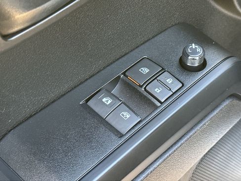 Used 2022 Toyota Tacoma SR image 15