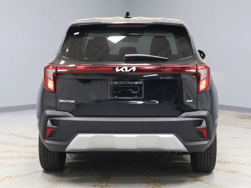 Used 2024 Kia Seltos LX AWD/4WD image 6