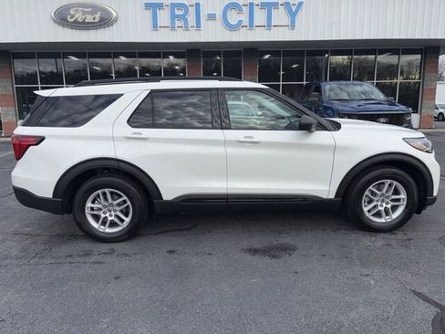 New 2026 Ford Explorer Active w/ Active Comfort Package image 1