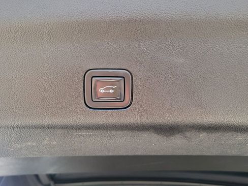 Used 2021 Chevrolet Tahoe High Country w/ Premium Package RWD image 15
