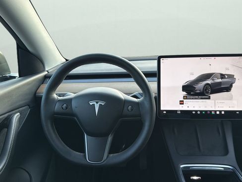 Used 2022 Tesla Model Y Long Range AWD/4WD image 12