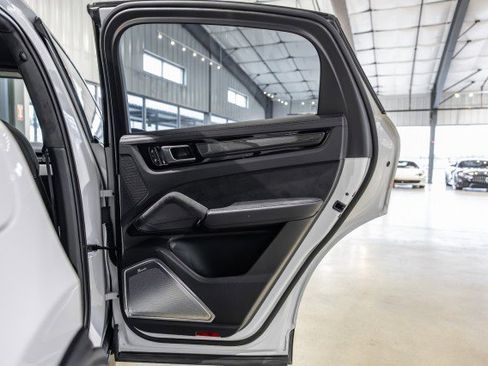 Used 2022 Porsche Cayenne Turbo GT image 16