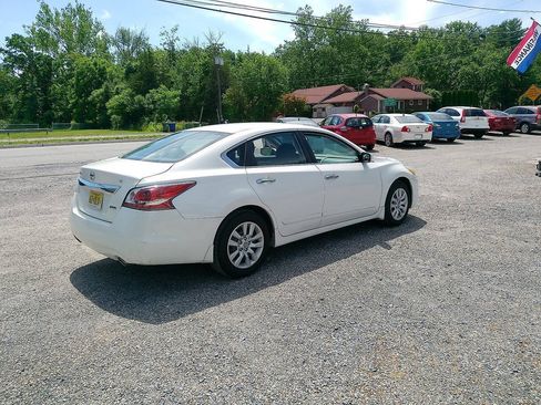 Used 2014 Nissan Altima 2.5 S FWD image 10
