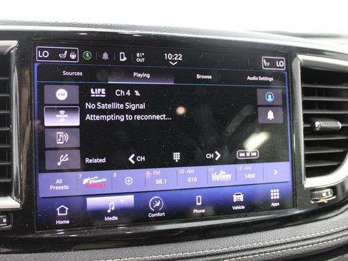 Used 2023 Chrysler Pacifica Touring-L FWD image 36