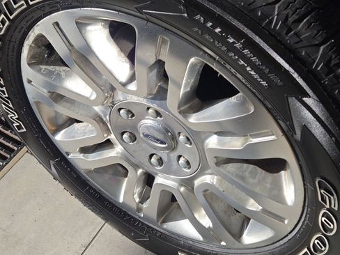 Used 2014 Ford F150 Platinum image 16