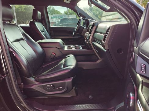 Used 2019 Ford Expedition XLT w/ Equipment Group 202A RWD image 14