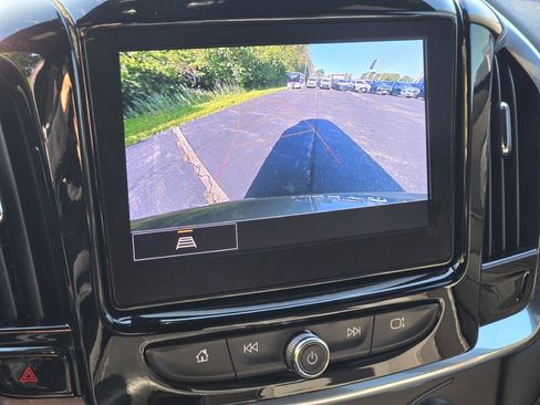 Certified 2022 Chevrolet Traverse LT FWD image 28