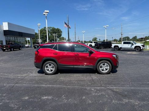 Used 2020 GMC Terrain SLE w/ Driver Convenience Package FWD image 2