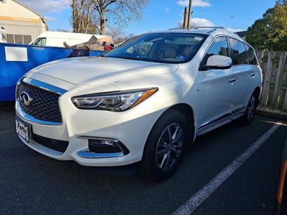 Certified 2020 INFINITI QX60 Luxe w/ Essential Package