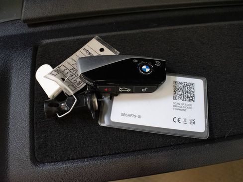 Used 2026 BMW X7 xDrive40i w/ M Sport Package AWD/4WD image 28