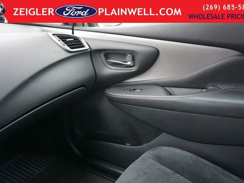 Used 2022 Nissan Murano S image 29