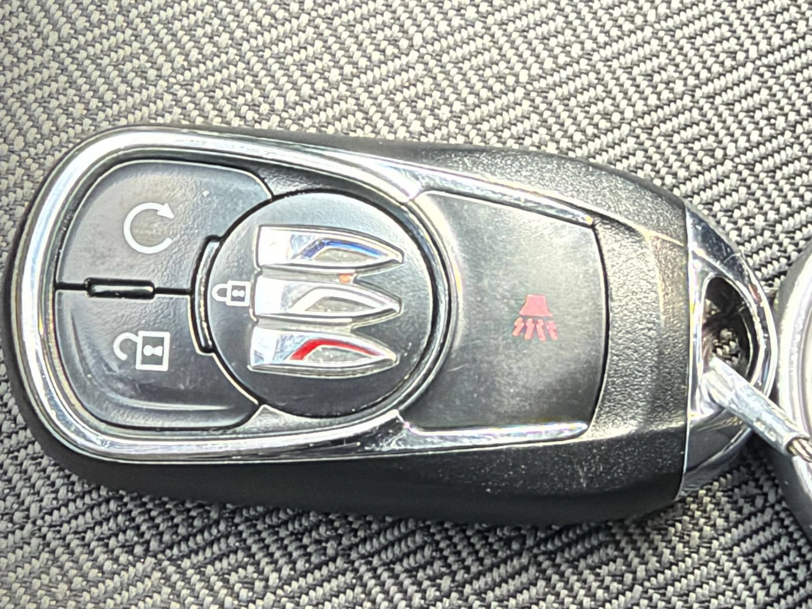 Used 2025 Buick Encore GX Preferred AWD/4WD image 21