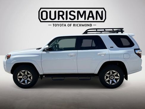 Used 2023 Toyota 4Runner SR5 Premium w/ Moonroof Package AWD/4WD image 4
