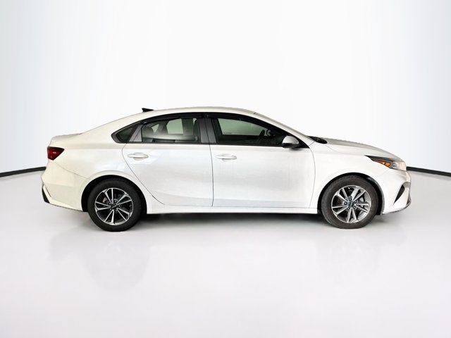 Certified 2023 Kia Forte LXS w/ LXS Technology Package FWD image 4