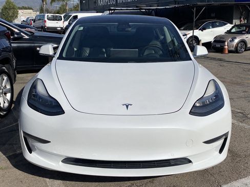 Used 2019 Tesla Model 3 Standard Range Plus image 3