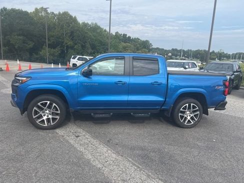 Used 2024 Chevrolet Colorado Z71 w/ Z71 Convenience Package 2 AWD/4WD image 5