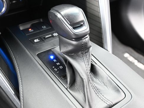 Used 2022 Toyota Venza XLE AWD/4WD image 18
