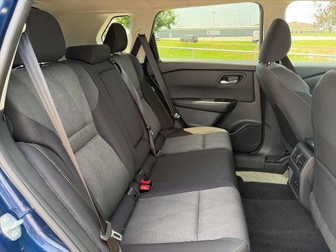 Used 2025 Nissan Rogue SV FWD image 34