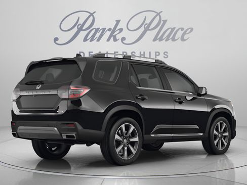 Used 2025 Honda Pilot Black Edition image 3
