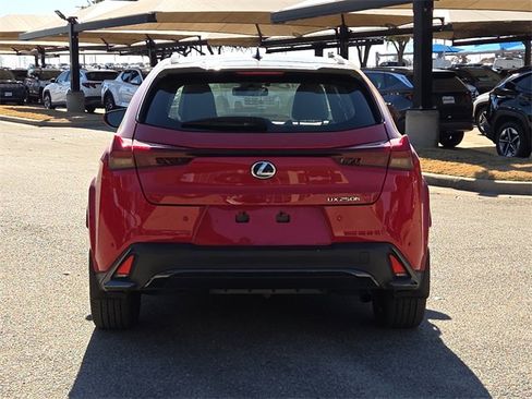 Used 2024 Lexus UX 250h F Sport image 21