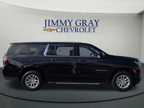 Used 2023 Chevrolet Suburban LT RWD image 6