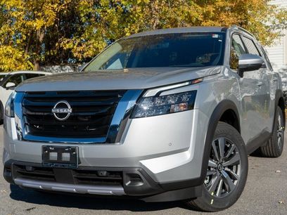 New 2025 Nissan Pathfinder SL