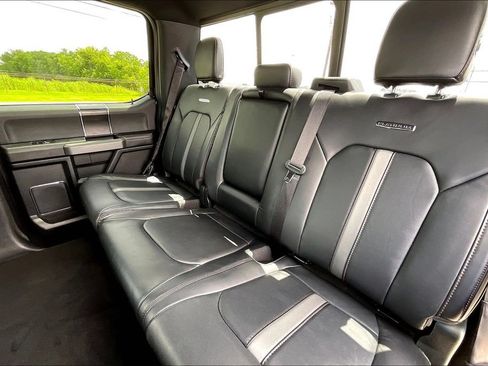 Used 2018 Ford F150 Platinum w/ Equipment Group 701A Luxury RWD image 19
