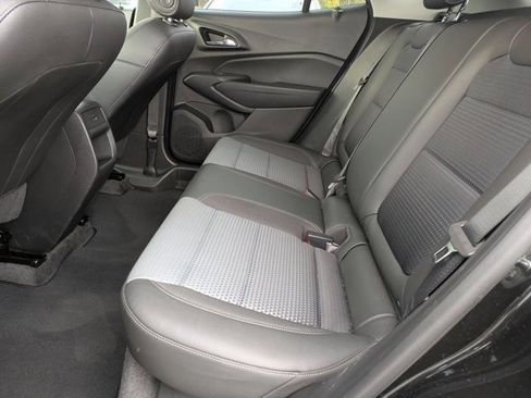 Used 2025 Chevrolet Trax LT w/ LT Convenience Package image 21