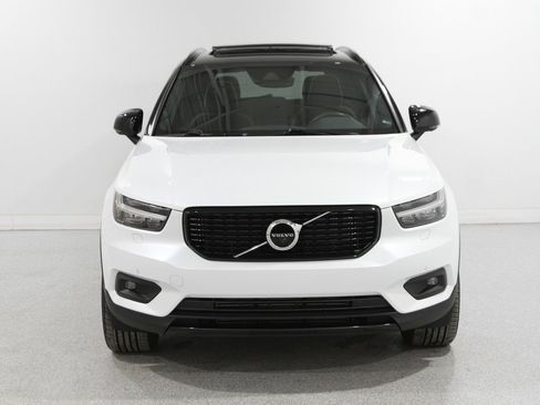 Used 2020 Volvo XC40 T5 R-Design image 2
