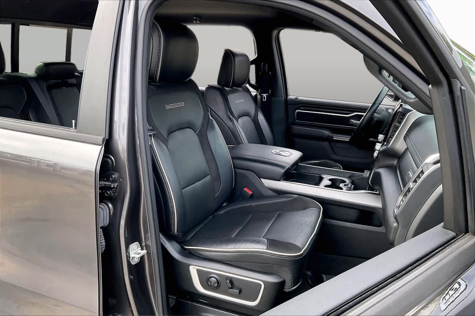 Used 2024 RAM 1500 Laramie AWD/4WD image 9