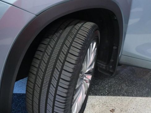 Used 2023 Toyota Highlander Platinum image 19