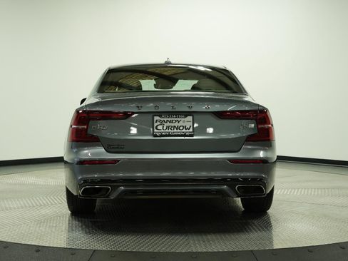 Used 2019 Volvo S60 T5 R-Design FWD image 7