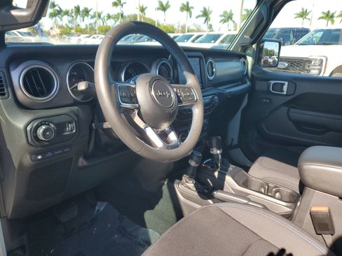 Used 2023 Jeep Wrangler Unlimited Rubicon 4xe w/ Safety Group image 9