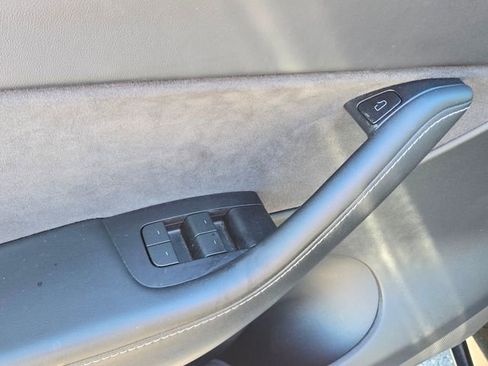 Used 2021 Tesla Model Y Long Range image 25