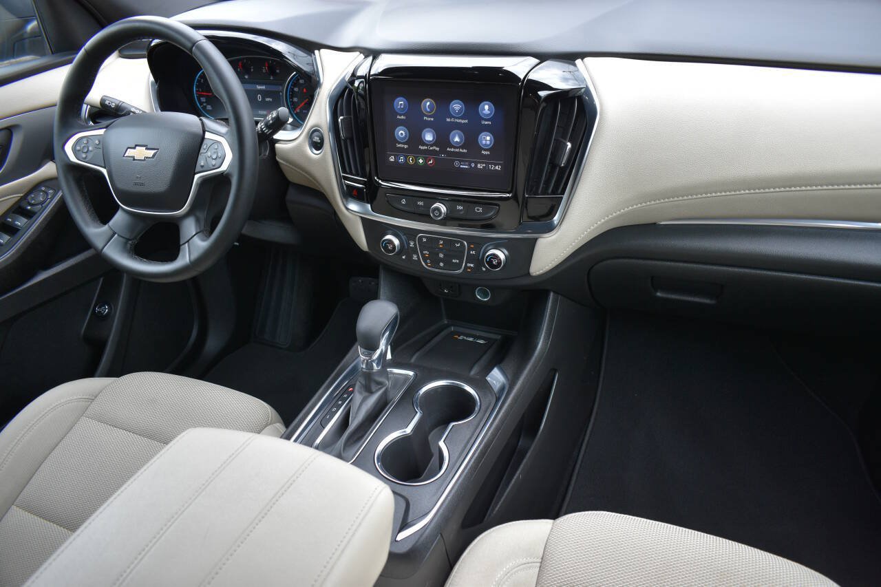Used 2023 Chevrolet Traverse LT w/ LPO, Cargo Package AWD/4WD image 30