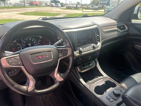 Used 2021 GMC Acadia Denali w/ Denali Technology Package FWD image 23