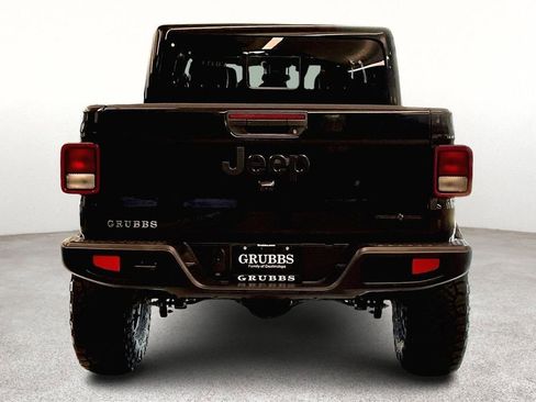 New 2025 Jeep Gladiator Sport image 5