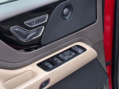 Used 2020 Lincoln Aviator Reserve w/ Equipment Group 201A image 25