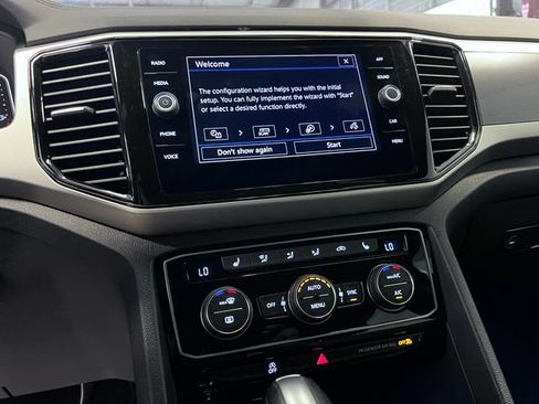 Certified 2023 Volkswagen Atlas Cross Sport SE FWD image 25
