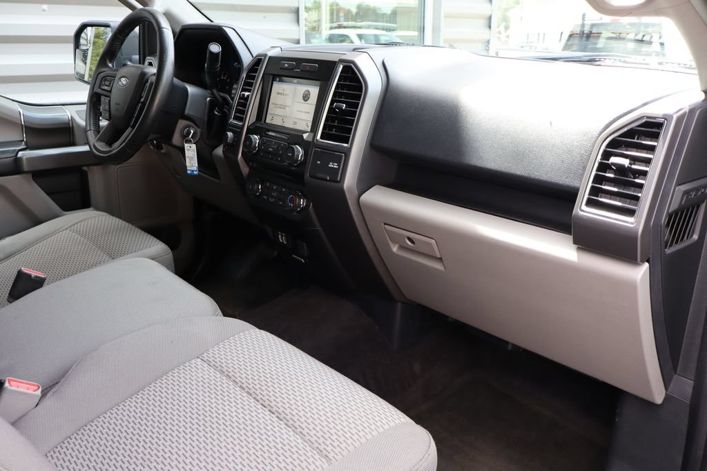 Used 2016 Ford F150 XLT w/ Equipment Group 302A Luxury AWD/4WD image 29