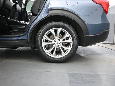 Used 2021 Ford Explorer XLT w/ Equipment Group 202A image 22