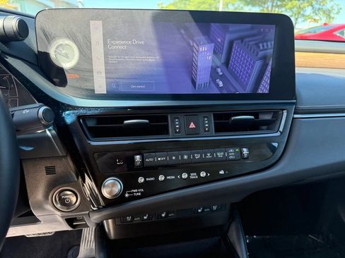 Used 2024 Lexus ES 300h w/ Premium Package FWD image 13
