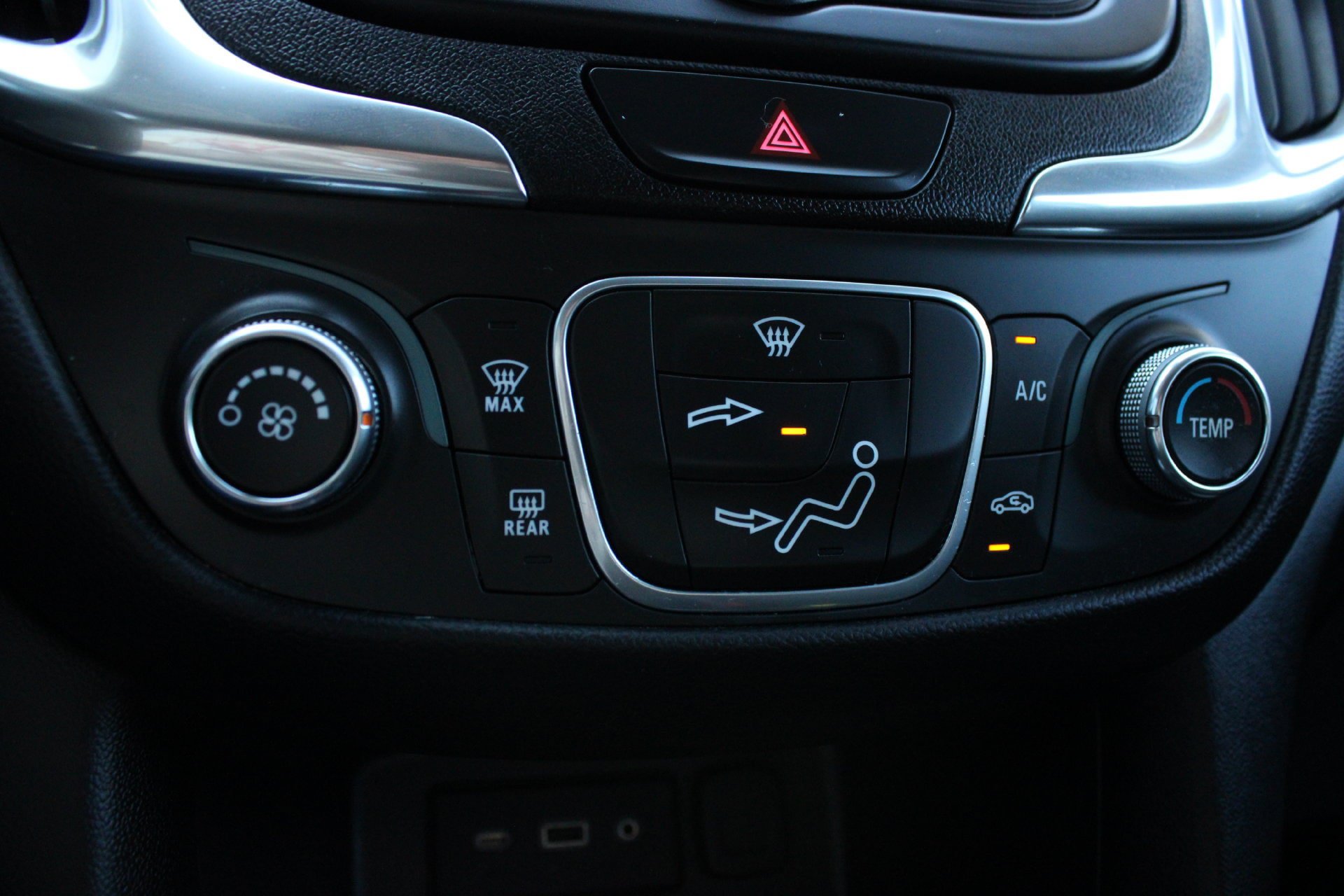 Used 2021 Chevrolet Equinox LT FWD image 37