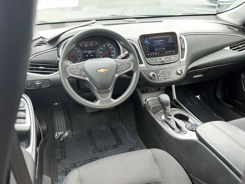 Used 2025 Chevrolet Malibu LT FWD image 18