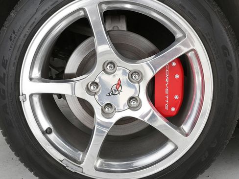 Used 1999 Chevrolet Corvette Convertible w/ Memory Pkg RWD image 17