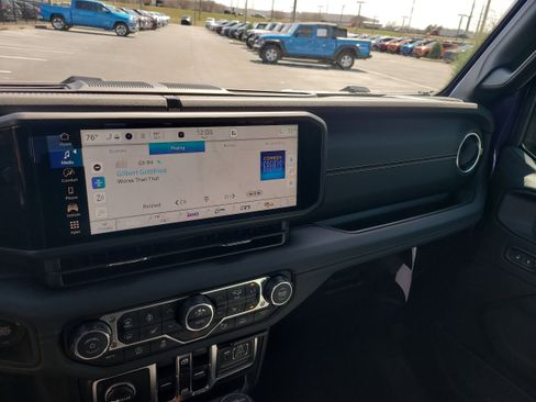 New 2026 Jeep Gladiator Sahara image 15