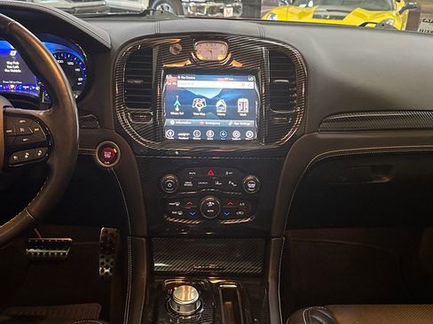 Used 2023 Chrysler 300 C image 19