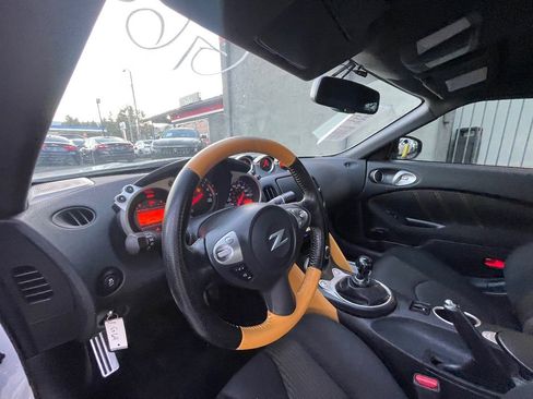 Used 2019 Nissan 370Z Coupe w/ Z34 Heritage Edition - White image 9